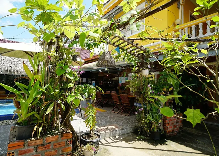 Yellow Star Hostel